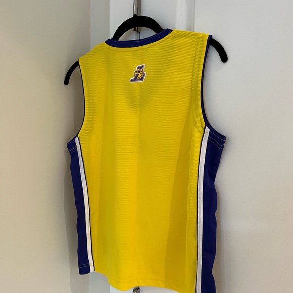 Lakers jersey OPEN TO OFFERS - Picture 6 of 6